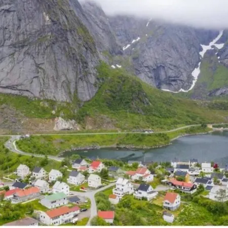 House By The Sea Reine, Lofoten