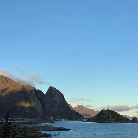 House By The Sea Reine, Lofoten * ריינה