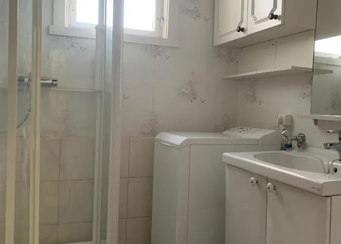 House By The Sea Reine, Lofoten * Reine