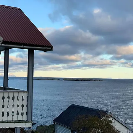House By The Sea Reine, Lofoten * ריינה
